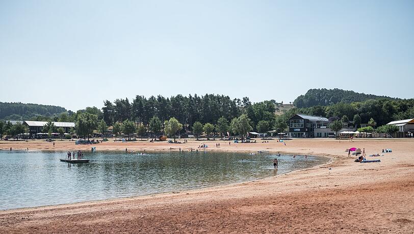 Ganz schön leer: Trockenheit herrscht auch am Großen Brombachsee in Mittelfranken. Ganz schön leer: Trockenheit herrscht auch am Großen Brombachsee in Mittelfranken.