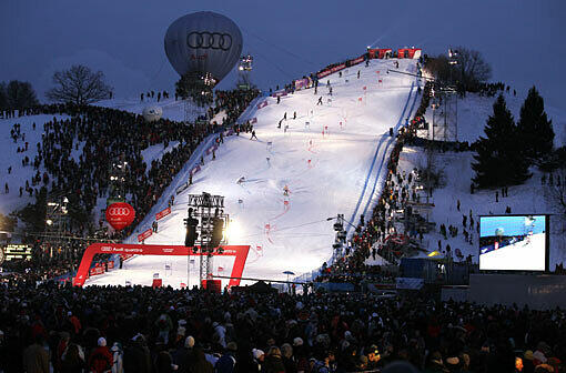 Für viele ist ein Traum geplatzt: Das Wetter hat einfach nicht mitgespielt, jetzt fällt der alpine Ski-Weltcup in München an Neujahr aus