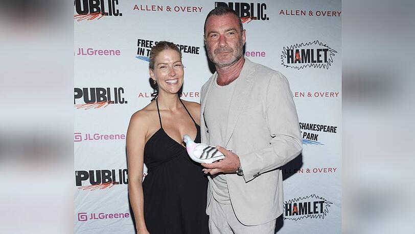 Liev Schreiber und Taylor Neisen haben ihr erstes gemeinsames Kind zur Welt gebracht.
