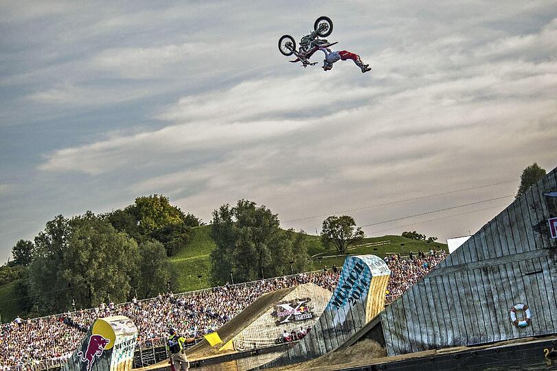 Mit &bdquo;Double Backflip&ldquo; und &bdquo;Double Grab Backflip&ldquo; zum Sieg: Josh Sheehan