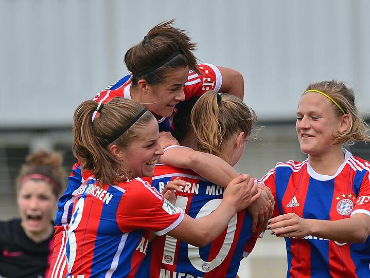 Meister! Die Frauen des FC Bayern haben ihre zweite Meisterschaft geholt!