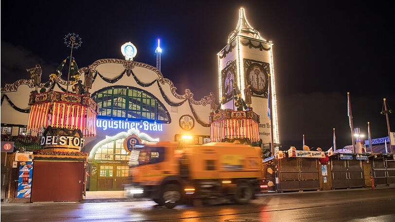 Die Ruhe vor dem Sturm: Wiesn-Bilder vom frühen Samstagmorgen.