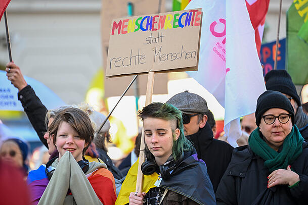 Die Schilder waren wieder sehr kreativ. Die Schilder waren wieder sehr kreativ.