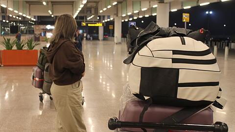 Nachdem einige Afghaninnen und Afghanen vor Gericht gezogen waren, nahm die Bundesregierung die Aufnahme von Menschen aus dem Bundesaufnahmeprogramm Afghanistan wieder auf. (Archivfoto)