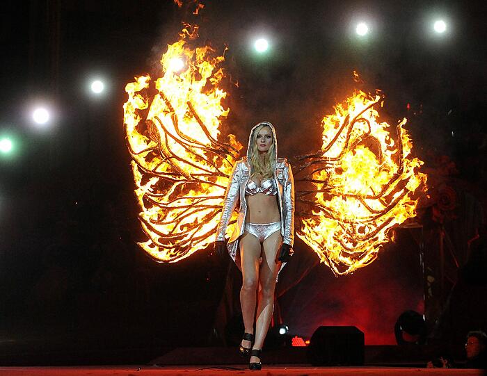 Mit einer spektakulären Feuer-Show wurde den Gästen eingeheizt!