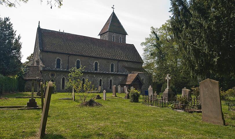 Die Trauerfeier selbst findet in der St Mary Magdalene and St Lawrence Kirche in Faversham statt. Dort hatte Peaches 2012 ihren Ehemann Thomas geheiratet.