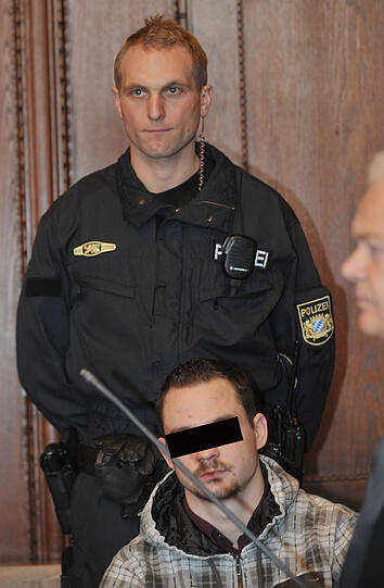 Der angeklagte Peter R. (24) legte ein halbherziges Geständnis ab.
