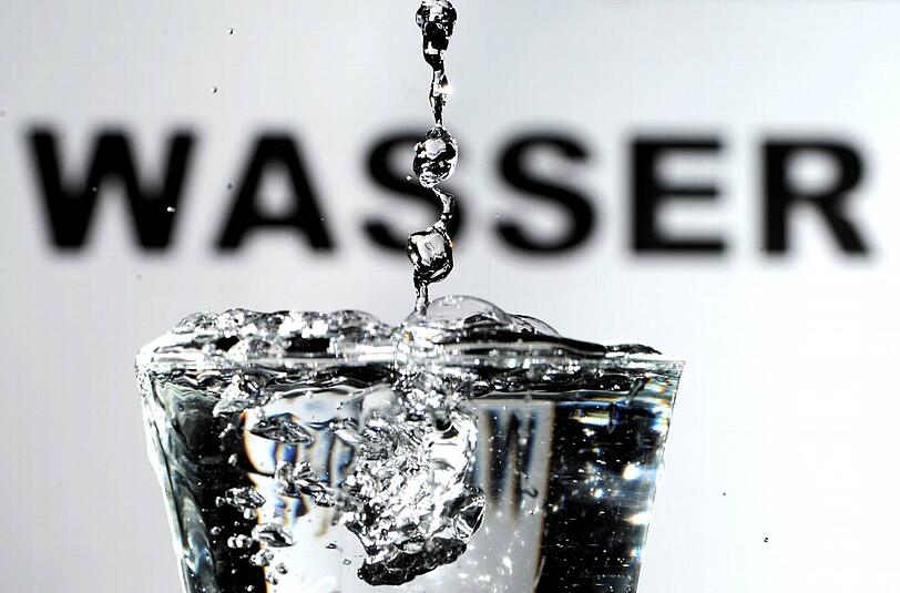 Die EU rückt von ihrem Vorhaben ab, die Wasserversorgung in Europa zwangszuprivatisieren.