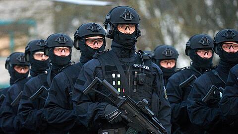 Die Polizei, hier Mitglieder der Einheit "BFE+" der Bundespolizei, braucht Unterstützung im Anti-Terror-Kampf. Foto: Bernd von Jutrczenka