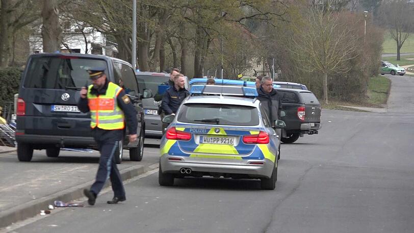 Es gab auch mehrere Festnahmen. Genaueres ist derzeit noch unklar.