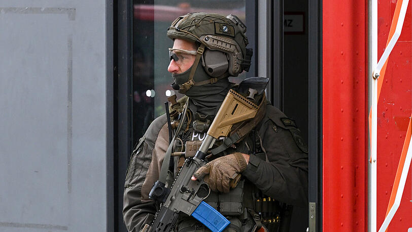 Sämtliche Einsatzkräfte der Polizei, Feuerwehr und Rettungsdienste waren an der Übung beteiligt. Sämtliche Einsatzkräfte der Polizei, Feuerwehr und Rettungsdienste waren an der Übung beteiligt.