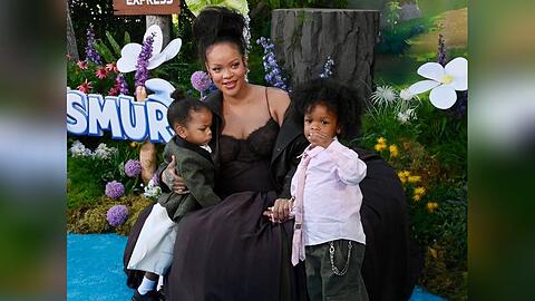 Rihanna mit ihren S&ouml;hnen Riot und RZA (r.).