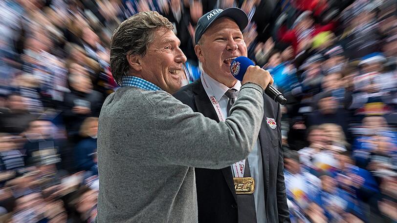 EHC-Stadionsprecher Stefan Schneider mit Headcoach Don Jackson.
