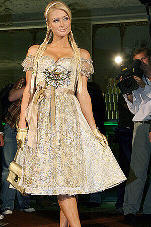 Party-Girl Paris Hilton, hier im feschen Wiesn-Dirndl, war 2007 zu Gast bei "Mörtel".