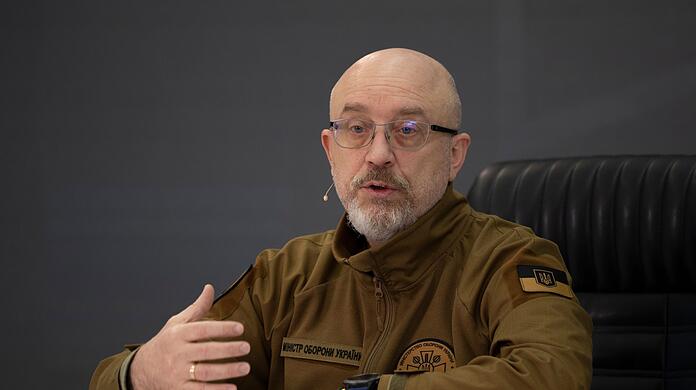 Der ukrainische Verteidigungsminister Olexij Resnikow soll vorerst im Amt bleiben.