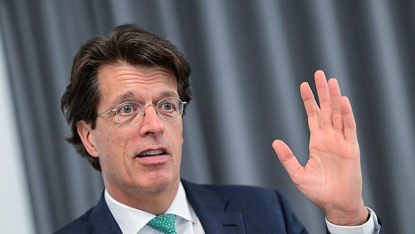 Schaeffler-CEO Rosenfeld: "Wir glauben an die E-Mobilit&auml;t. Aber es wird noch eine lange Zeit auch Antriebe mit Verbrennungsmotoren geben."