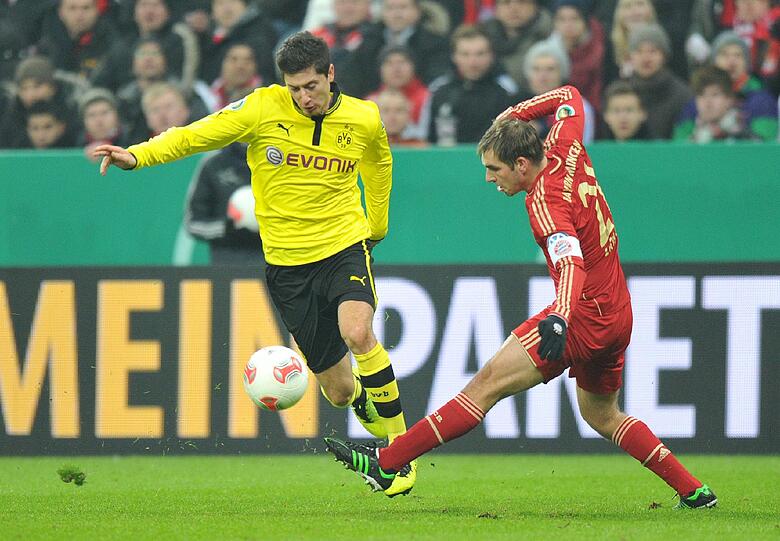 Philipp Lahm (r.) spielte gegen Dortmund stark.
