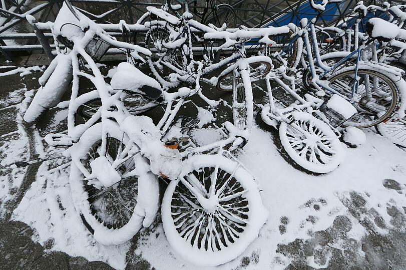Diese Radl am OLdeonsplatz haben erst mal Pause.