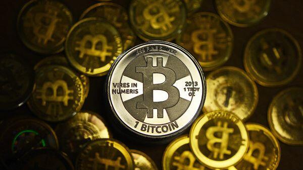 In einer Spielothek am Frankfurter Ring kann man nun Euro in Bitcoin umtauschen. Möglich macht das ein spezieller Automat.