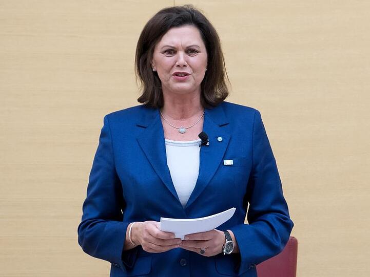 Ilse Aigner (CSU) spricht im bayerischen Landtag. Foto: Sven Hoppe/dpa/Archivbild