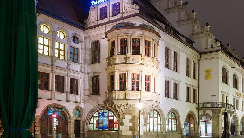 Wie leer gefegt - am Platzl vor dem geschlossenen Hofbräuhaus.