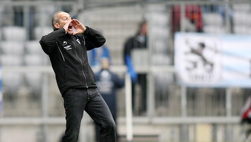 Erlaubt keine Ausrutscher mehr: 1860-Trainer Reiner Maurer. Erlaubt keine Ausrutscher mehr: 1860-Trainer Reiner Maurer.