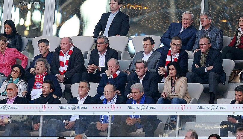Am Samstag war Uli Hoeneß zum ersten Mal nach seiner Verurteilung wieder im Stadion. Die Bilder!