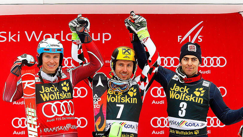 Marcel Hirscher (m), Henrik Kristoffersen (l) und Stefano Gross bei der Siegerehrung.