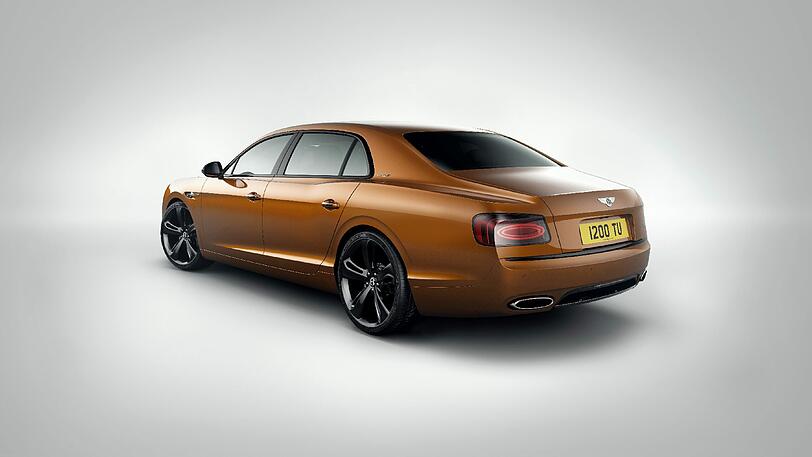 Länge läuft - im Fall des neuen Bentley Flying Spur W12 S mit seinem Zwölfzylindermotor sogar bis rauf auf Tempo 325.