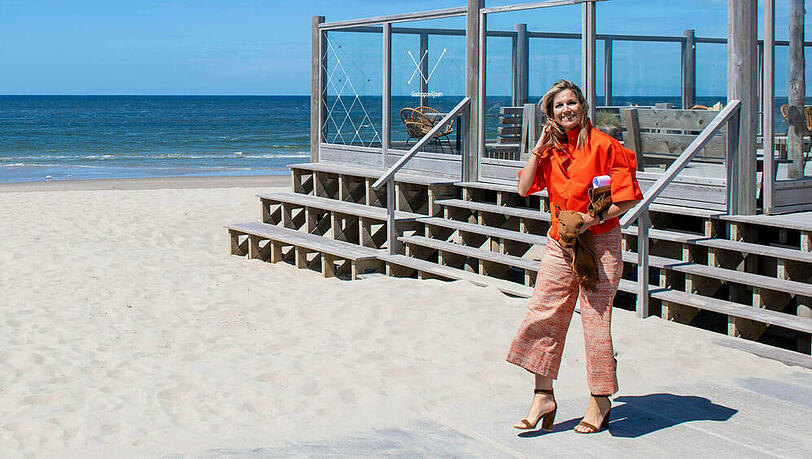 Königin Máxima der Niederlande hat das Meeting auf der Insel Texel sichtlich genossen. Königin Máxima der Niederlande hat das Meeting auf der Insel Texel sichtlich genossen.
