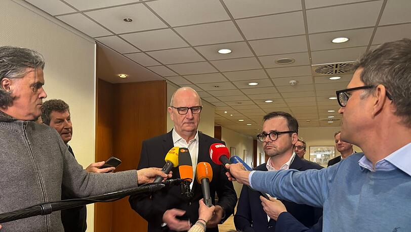 Die SPD von Ministerpräsident Dietmar Woidke und die CDU von Landeschef Jan Redmann stehen vor dem Abschluss der Koalitionsverhandlungen. (Archivbild) Die SPD von Ministerpräsident Dietmar Woidke und die CDU von Landeschef Jan Redmann stehen vor dem Abschluss der Koalitionsverhandlungen. (Archivbild)