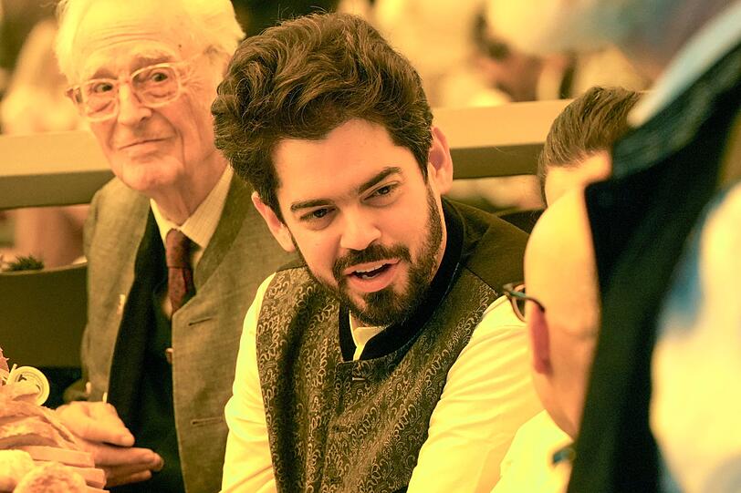 Star-Dirigent Lahav Shani war beim Wiesn-Auftakt zu Gast. Star-Dirigent Lahav Shani war beim Wiesn-Auftakt zu Gast.