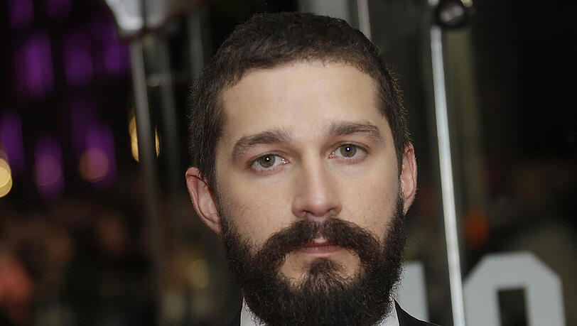 Shia LaBeouf während der Premiere zu seinem Film "Fury" in London Shia LaBeouf während der Premiere zu seinem Film "Fury" in London