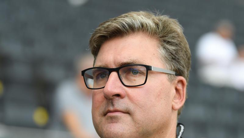 Eintracht Frankfurts Vorstandsmitglied Axel Hellmann hat die Finanzpolitik beim Bundesliga-Konkurrenten RB Leipzig scharf kritisiert. Eintracht Frankfurts Vorstandsmitglied Axel Hellmann hat die Finanzpolitik beim Bundesliga-Konkurrenten RB Leipzig scharf kritisiert.