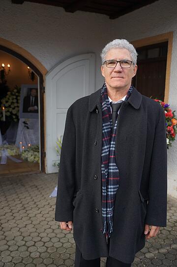 Unternehmer Harald Mayer nimmt Abschied von Wolfgang Lippert.