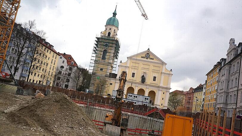 Wenn der Josephsplatz einmal fertig ist, wird er zum Anziehunghspunkt im Viertel, glaubt der BA. Deshalb soll auch hier ein Trinkbrunnen her. Wenn der Josephsplatz einmal fertig ist, wird er zum Anziehunghspunkt im Viertel, glaubt der BA. Deshalb soll auch hier ein Trinkbrunnen her.