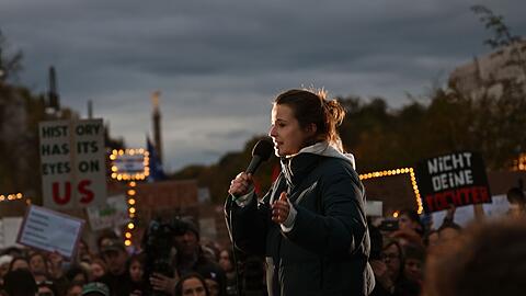 Luisa Neubauer kritisiert Merz für seine Äußerung.