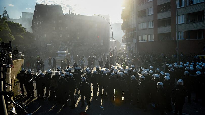 Auseinandersetzungen zwischen Polizei und Demonstranten: Die Lage in Hamburg eskalierte am Donnerstag.