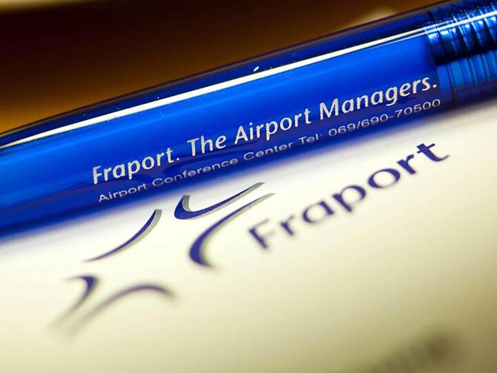 Die Corona-Krise könnte beim Frankfurter Flughafenbetreiber Fraport zu einer Reihe von Kündigungen führen.