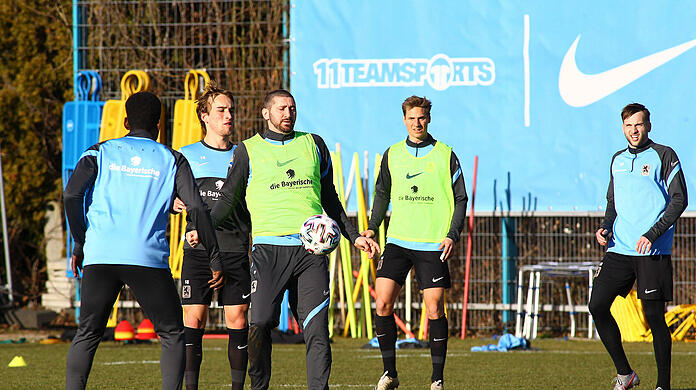 Der TSV 1860 überbrückt die Zeit bis zum nächsten Pflichtspiel gegen Hansa Rostock mit einem Testspiel. (Symbolbild)