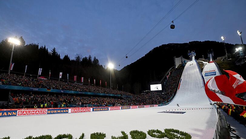 Geht es nach dem DSV, sollen 2031 in der Oberstdorfer Skisprung-Arena wieder Weltmeisterschaften stattfinden.