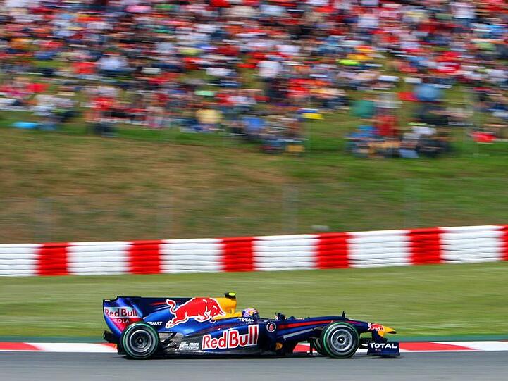 Sebastian Vettel fährt wieder vorne mit: Platz zwei in der Quali.