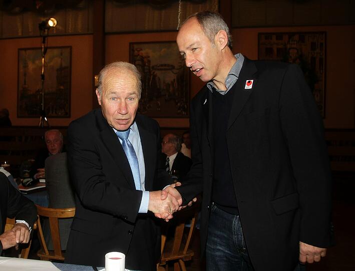 Handschlag: Trainer Reiner Maurer und Carsten Wettberg.