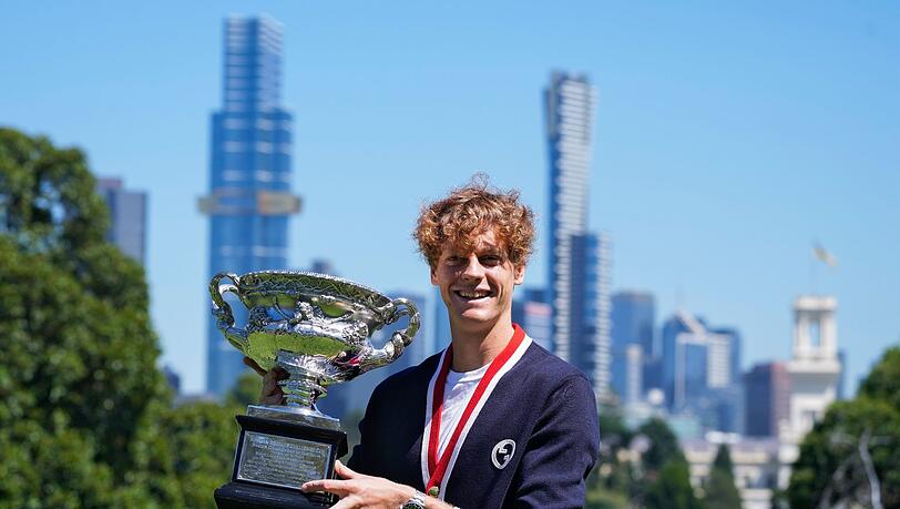 Im Endspiel von Melbourne lag der Italiener Jannik Sinner bereits mit zwei Sätzen zurück, ehe er die Partie doch noch drehte.