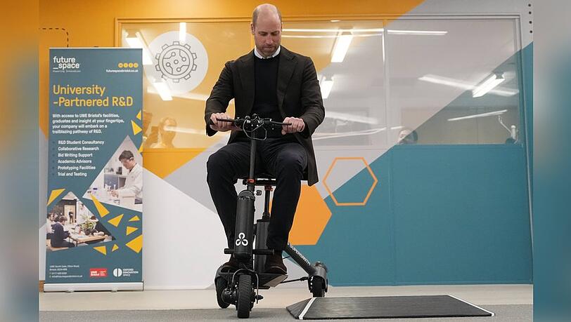 Prinz William bei seiner Probefahrt. Prinz William bei seiner Probefahrt.