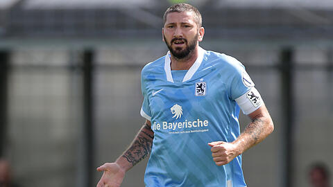 Neuer Kapitän des TSV 1860: Sascha Mölders. Neuer Kapitän des TSV 1860: Sascha Mölders.