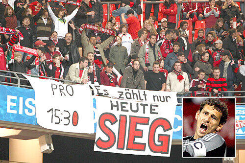 Proteste in der Nordkurve &bdquo;gegen den modernen Fußball&ldquo; mit zersplitterten Spieltagen zu fan-unfreundlichen Anstoßzeiten: Club-Kapitän Raphael Schäfer (kleines Foto) fand&rsquo;s gar nicht lustig.