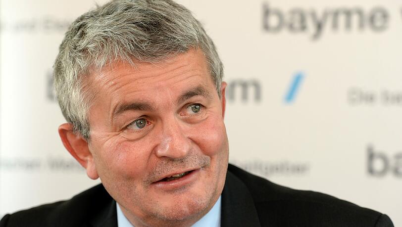 Der Hauptgeschäftsführer der bayerischen Metall- und Elektro-Arbeitgeberverbände (bayme vbm): Bertram Brossardt. Der Hauptgeschäftsführer der bayerischen Metall- und Elektro-Arbeitgeberverbände (bayme vbm): Bertram Brossardt.