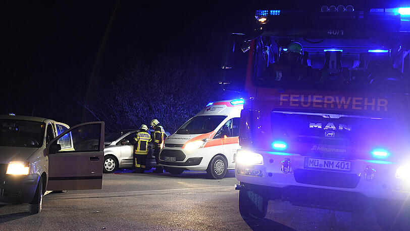 Bei dem Unfall entstand ein Sachschaden in fünfstelliger Höhe, vier Menschen wurden verletzt.