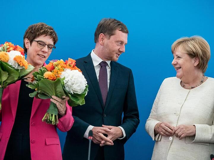 CDU-Chefin Kramp-Karrenbauer, Sachsens Ministerpräsident Kretschmer und Kanzlerin Merkel im Konrad-Adenauer-Haus in Berlin.